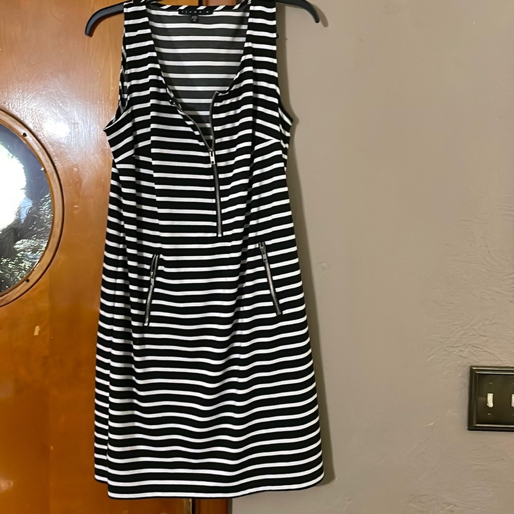 sleeveless strip dress- business casual